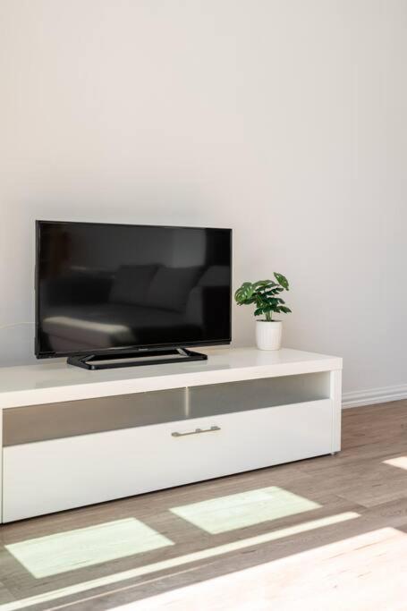 Spacious Penthouse With Spectacular Harbour Views! أوكلاند المظهر الخارجي الصورة